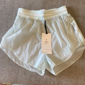 NEW WITH TAGS Lululemon Step Out High Rise Shorts 3’ Size 6